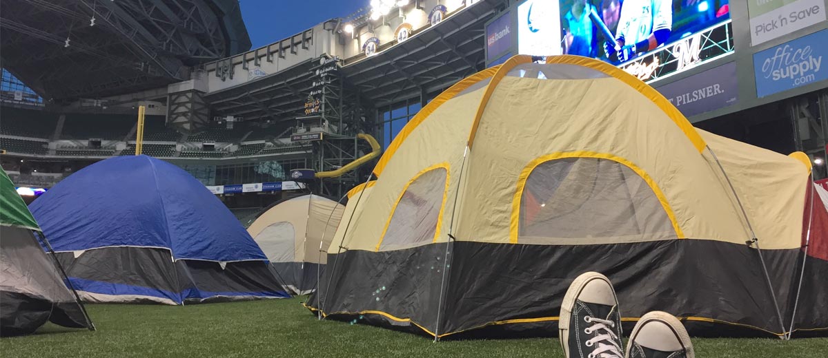 Milwaukee Brewers on X: It's #CervecerosDay at Miller Park! The