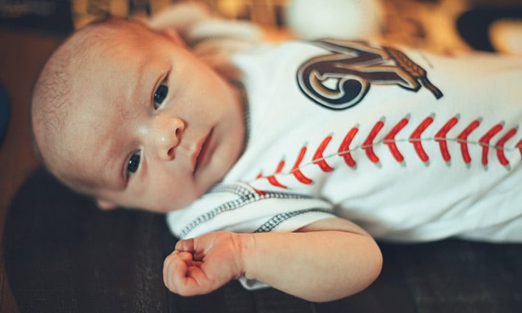 Yelich's parents visit mural of their son before game 