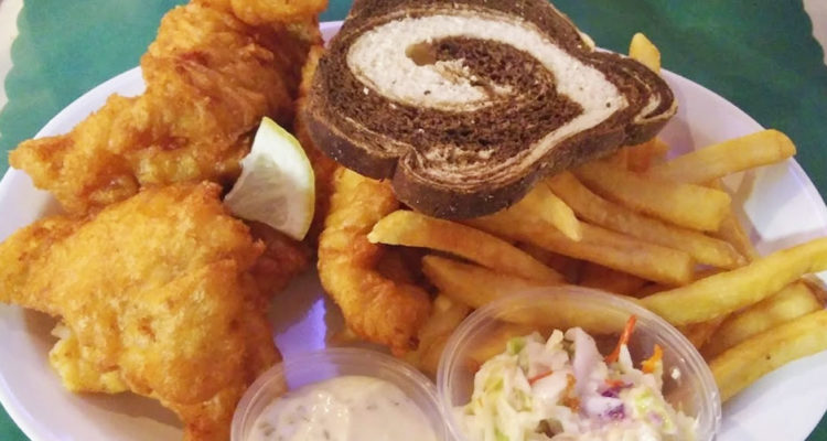 9 must try fish fry spots in Milwaukee - your fav travel bffs!