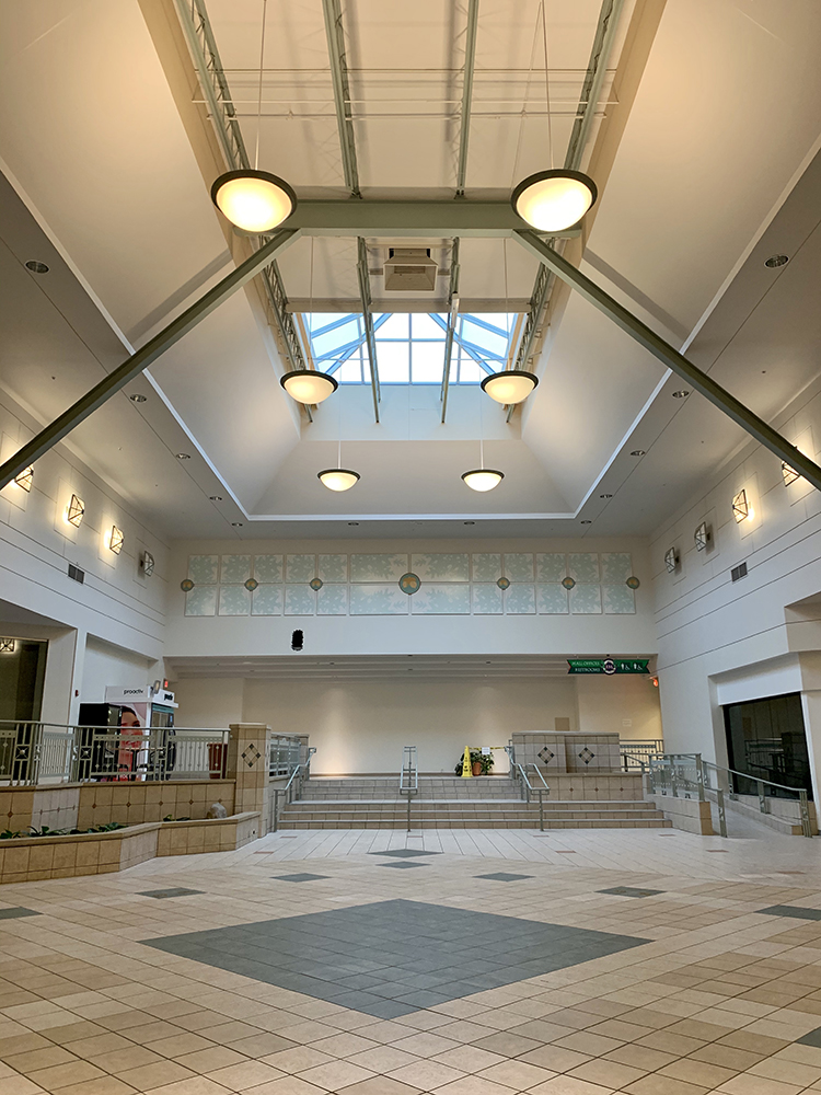 50 Pictures And 1 Video Of The Gloriously Dead Forest Mall In Fond Du Lac