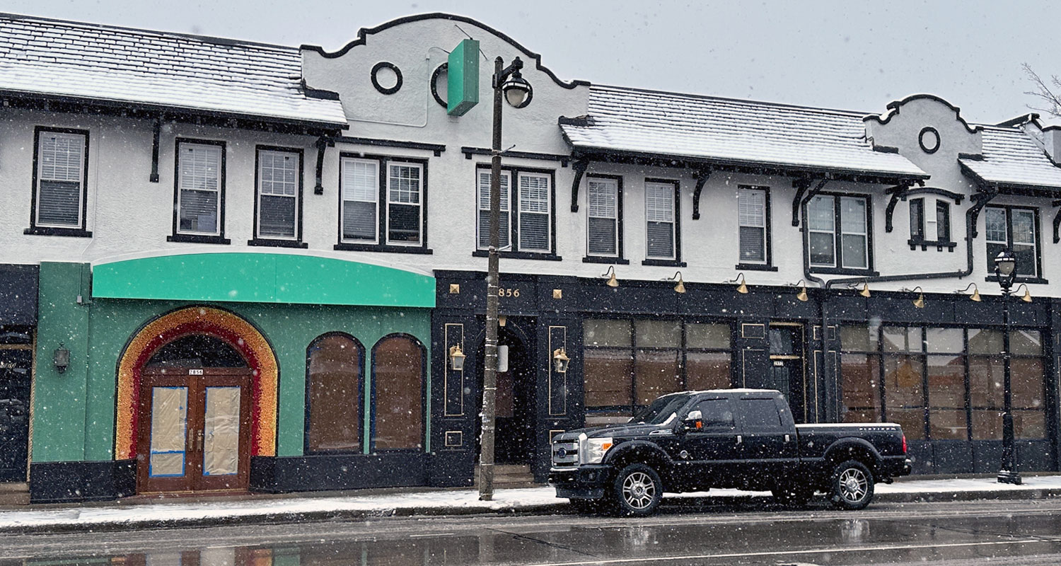 New bar restaurant planned for long empty Oakland Avenue spot