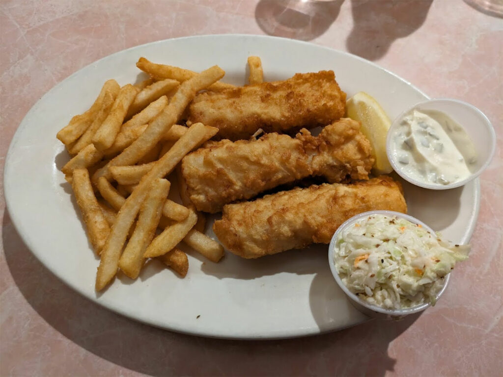 Milwaukee’s Brass Key Restaurant & Lounge has lowkey fish fry