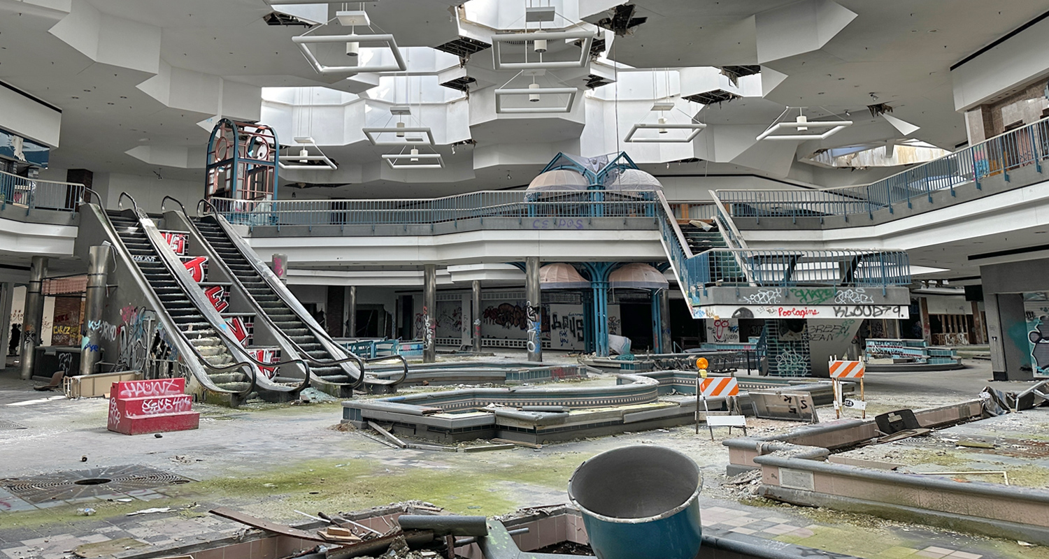 See inside super trashed Northridge Mall before it's torn down