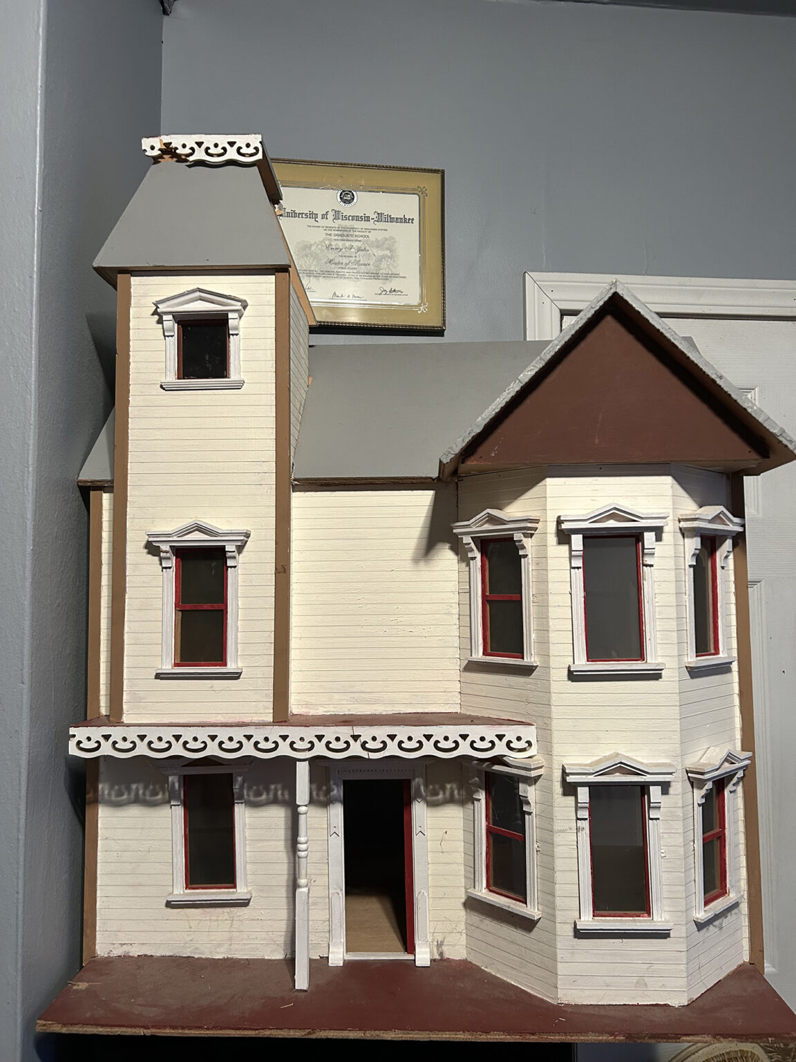 How a curbside dollhouse renovation helped subside holiday loneliness ...