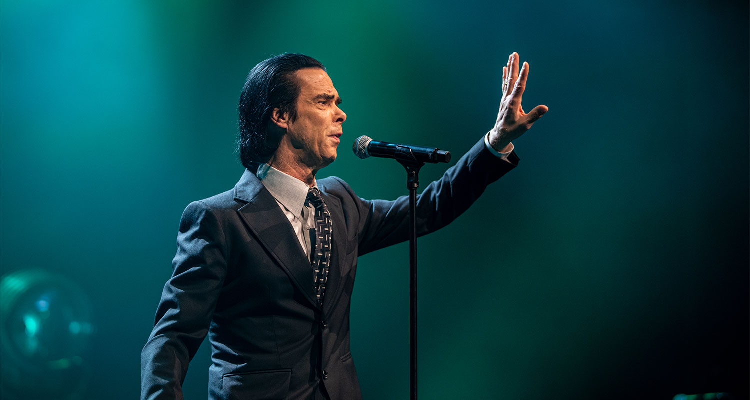 Vibrant Concert Atmosphere in Milwaukee 2026