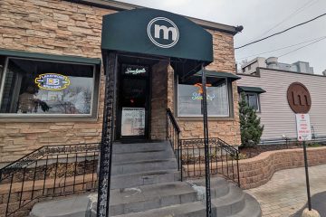 Exterior of Matty's Bar & Grille in New Berlin