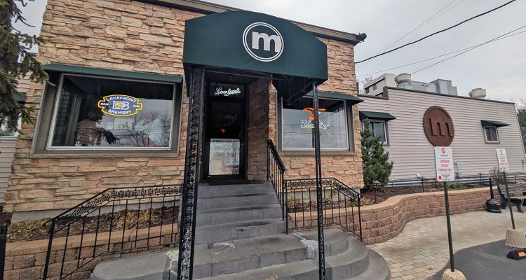 Exterior of Matty's Bar & Grille in New Berlin