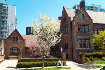 Exterior of Charles Allis mansion on Milwaukee's East Side