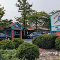 Enjoy Every Fish Fry: Highland House has marlin and sailfish on the walls, perch and cod on the menu